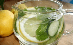 Acqua sfacciata