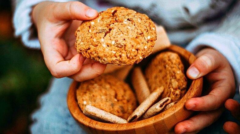 La giornata dei cereali della dieta a sei petali piacerà agli amanti dei biscotti di farina d'avena