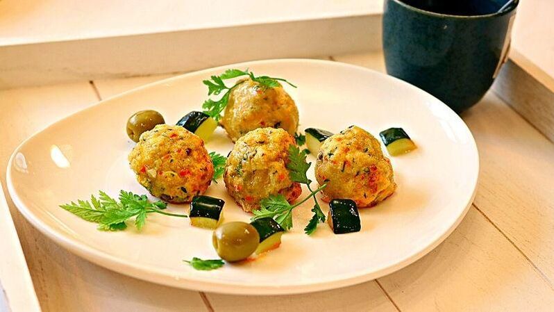 Polpette di pesce - un piatto proteico per il primo giorno della dieta dei sei petali